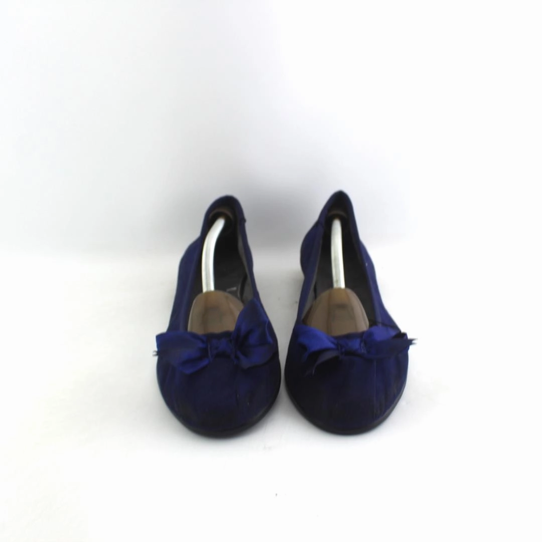 Showy Slippers A2 BY AEROSOLES