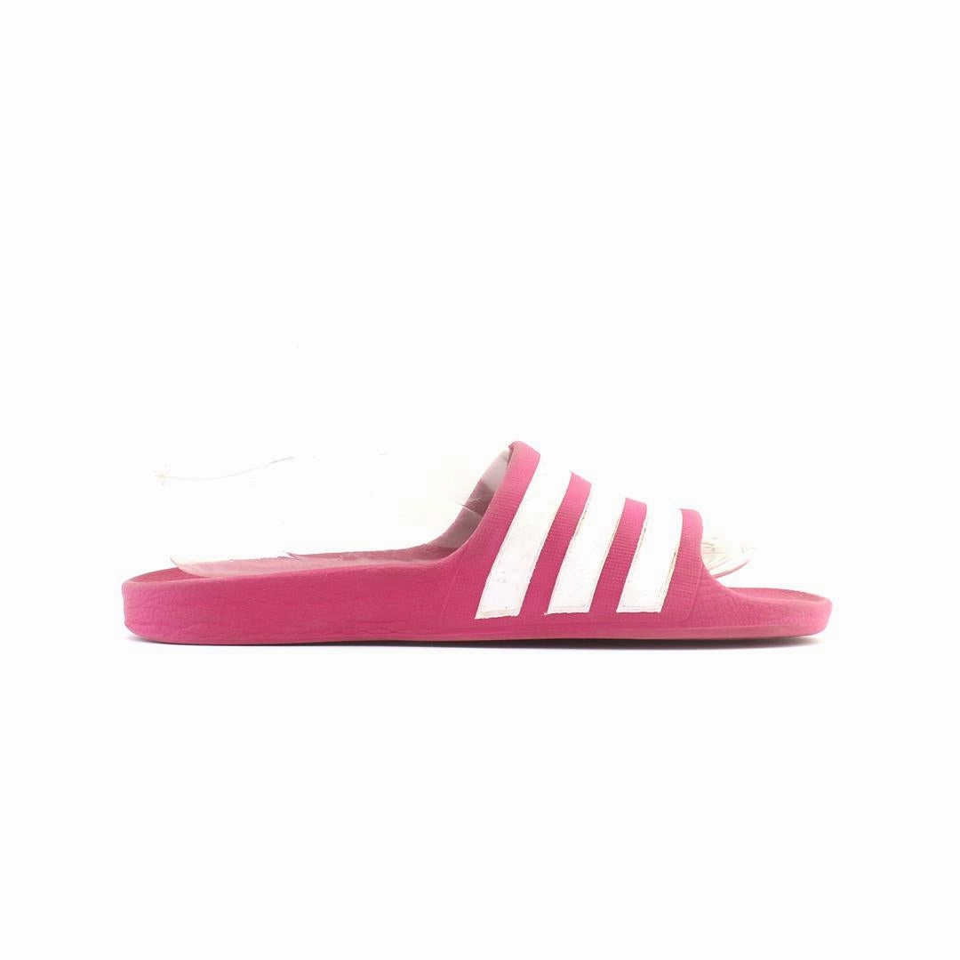 ADIDAS . Albert Slippers