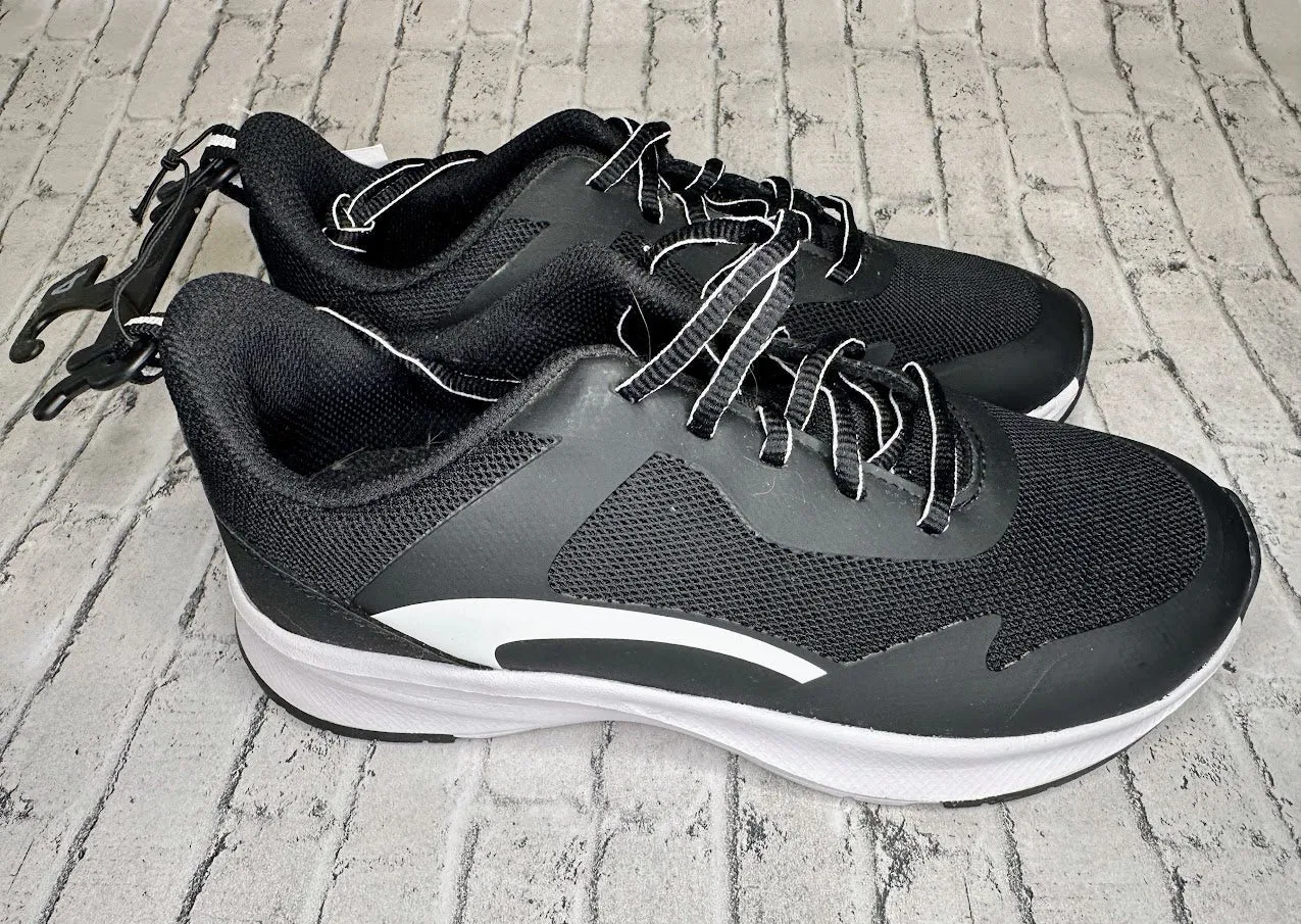 New Balance Womens Black Tennis Shoes Athletic Works: Black Tennis Shoes - 4Y   NEW!!