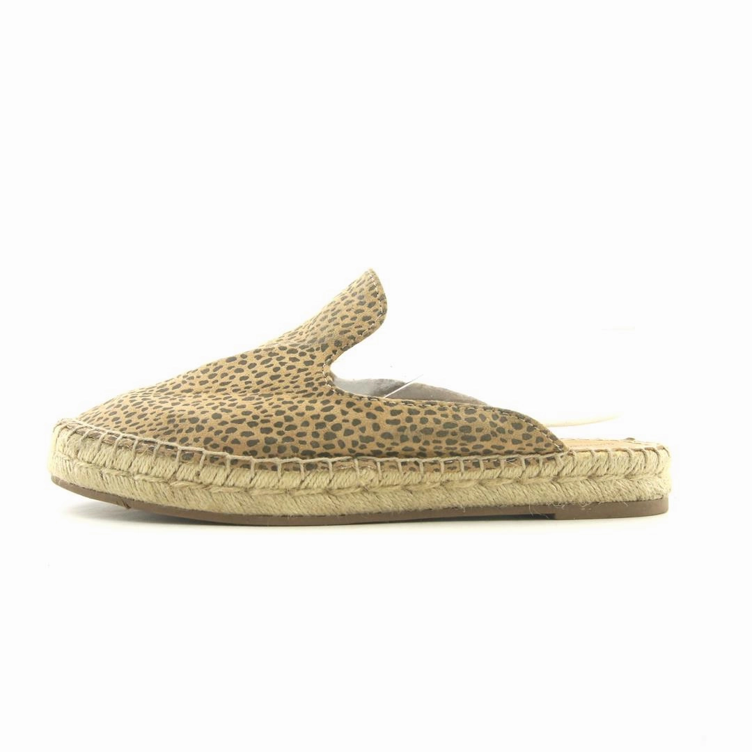 UNIVERSAL THREAD . Cloth Slippers