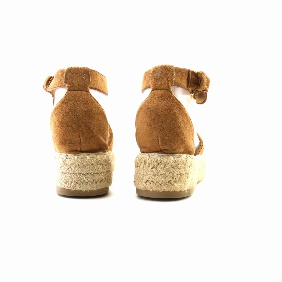 Source Sandals BELLA MARIE  .