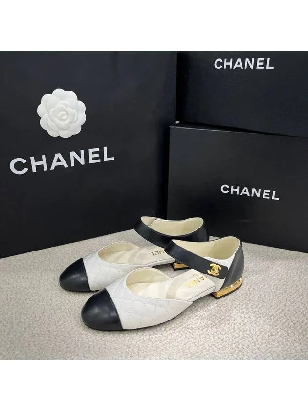 Portable Ballet Flat Shoes CC Logo Mary Jane Flat Black White Chanel