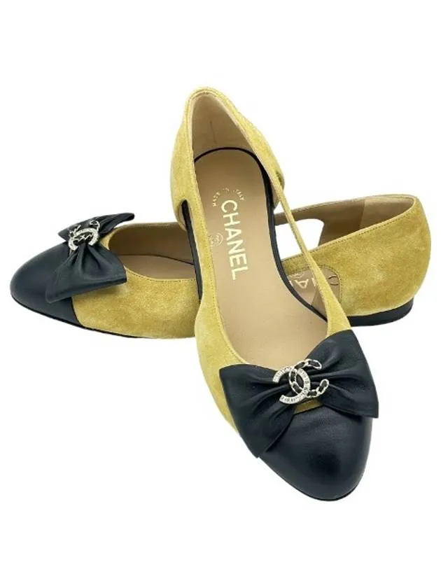 CC Logo Ribbon Two Tone Cut-Out Suede Flat Beige Chanel Flat Foot Shoes For Work