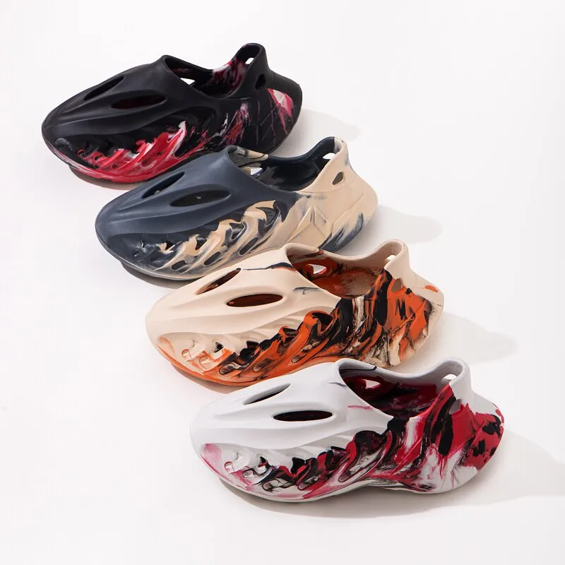 Hot Sale Brand Clogs Men Sandals Casual Shoes EVA Lightweight Men's Slippers Colorful Shoes for Summer Beach Zapatos Hombre Sandals For The Bride