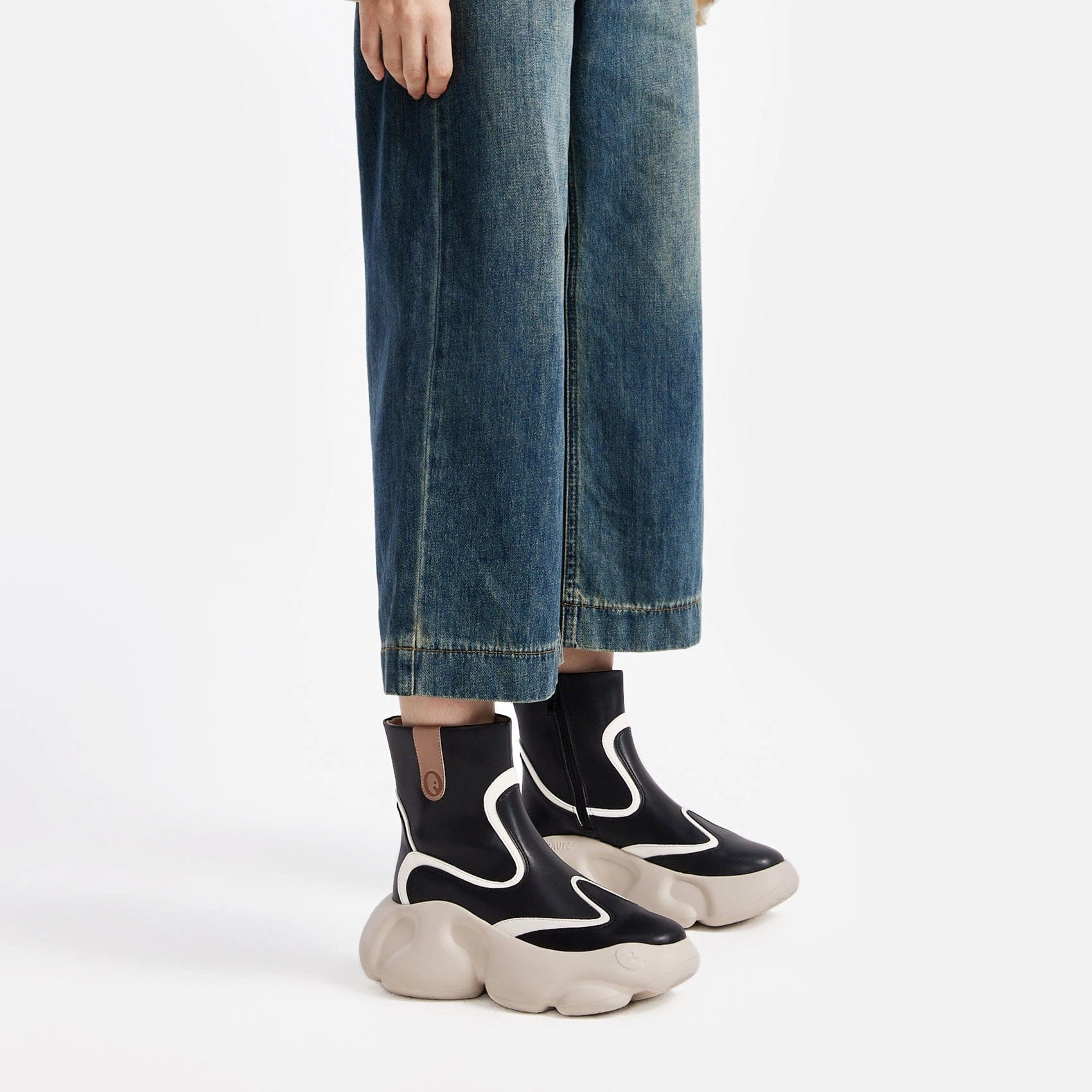 Straight Black Zarautz V Women Hispanic Cowboy Boots