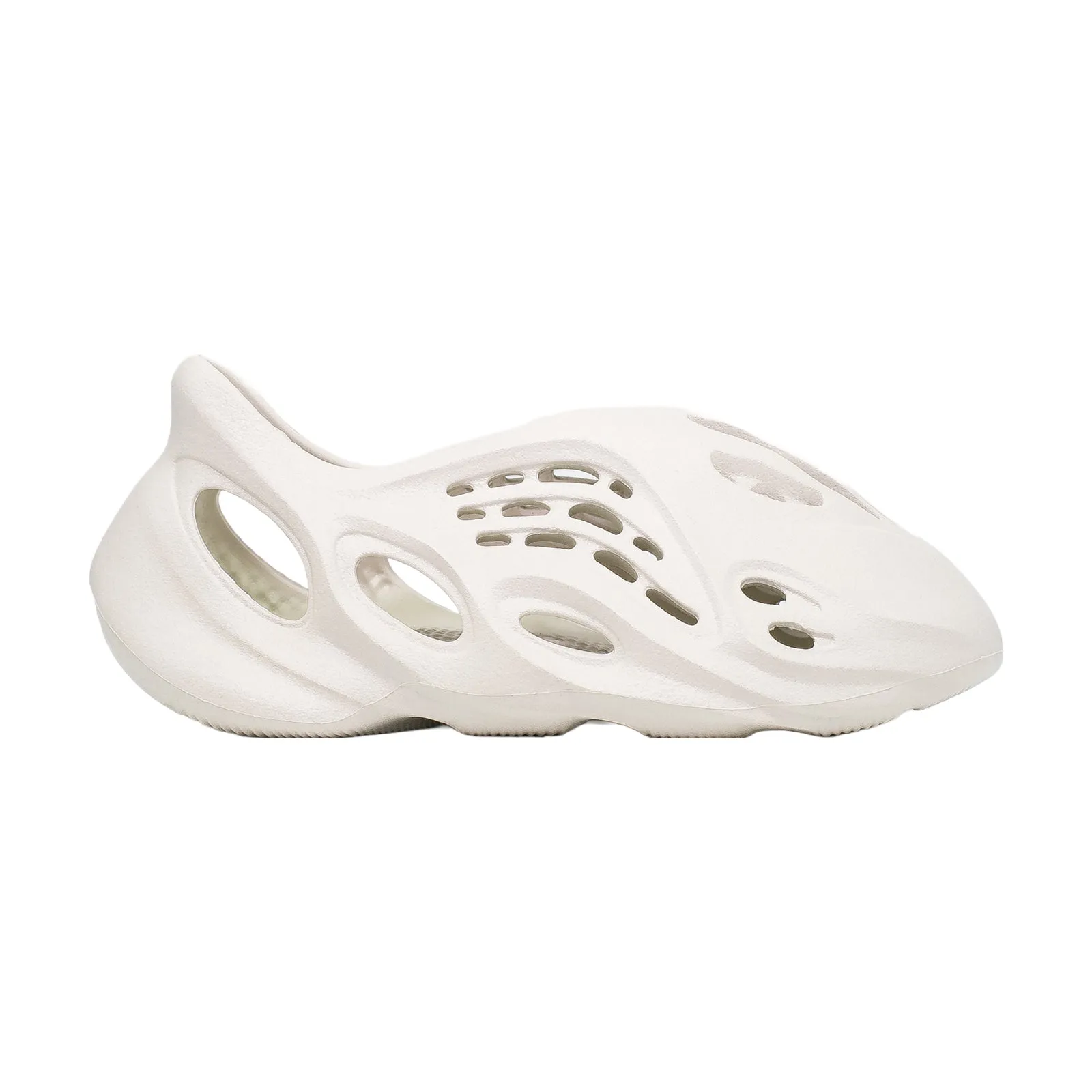 Cleaning Sneakers Yeezy Foam Runner, Ararat