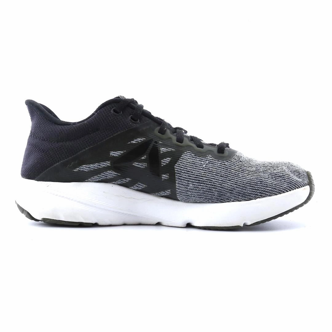 REEBOK DISTANCE 3.0 Flat Foot Running Shoes