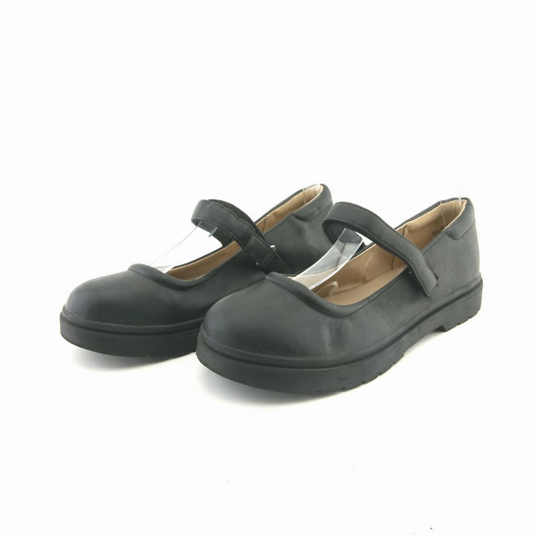 PLACE . Sandals By Sofft