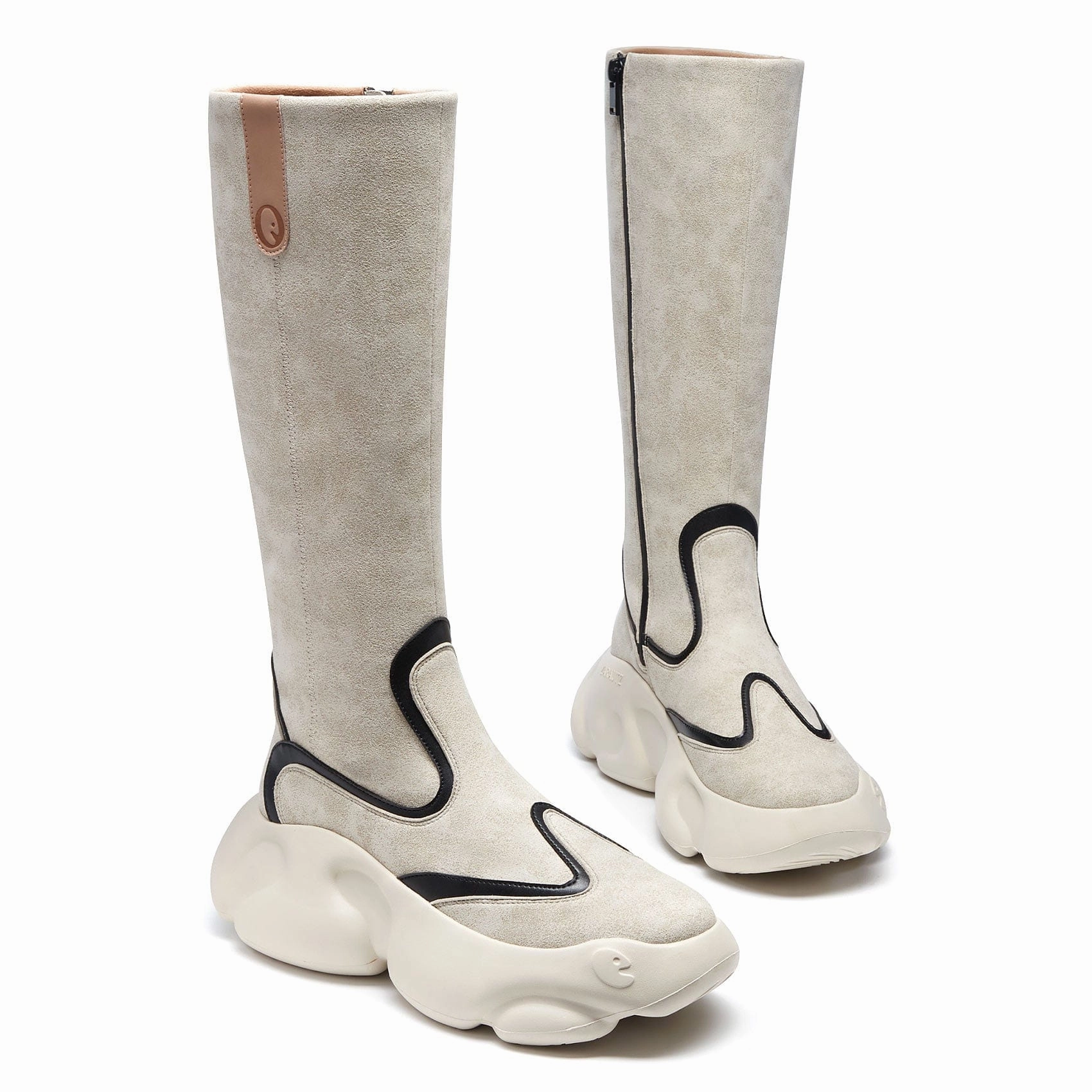Limestone Zarautz VI Women Outfit White Boots