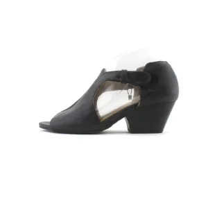 Feet Sliding Forward In High Heels NATURAL SOUL  .