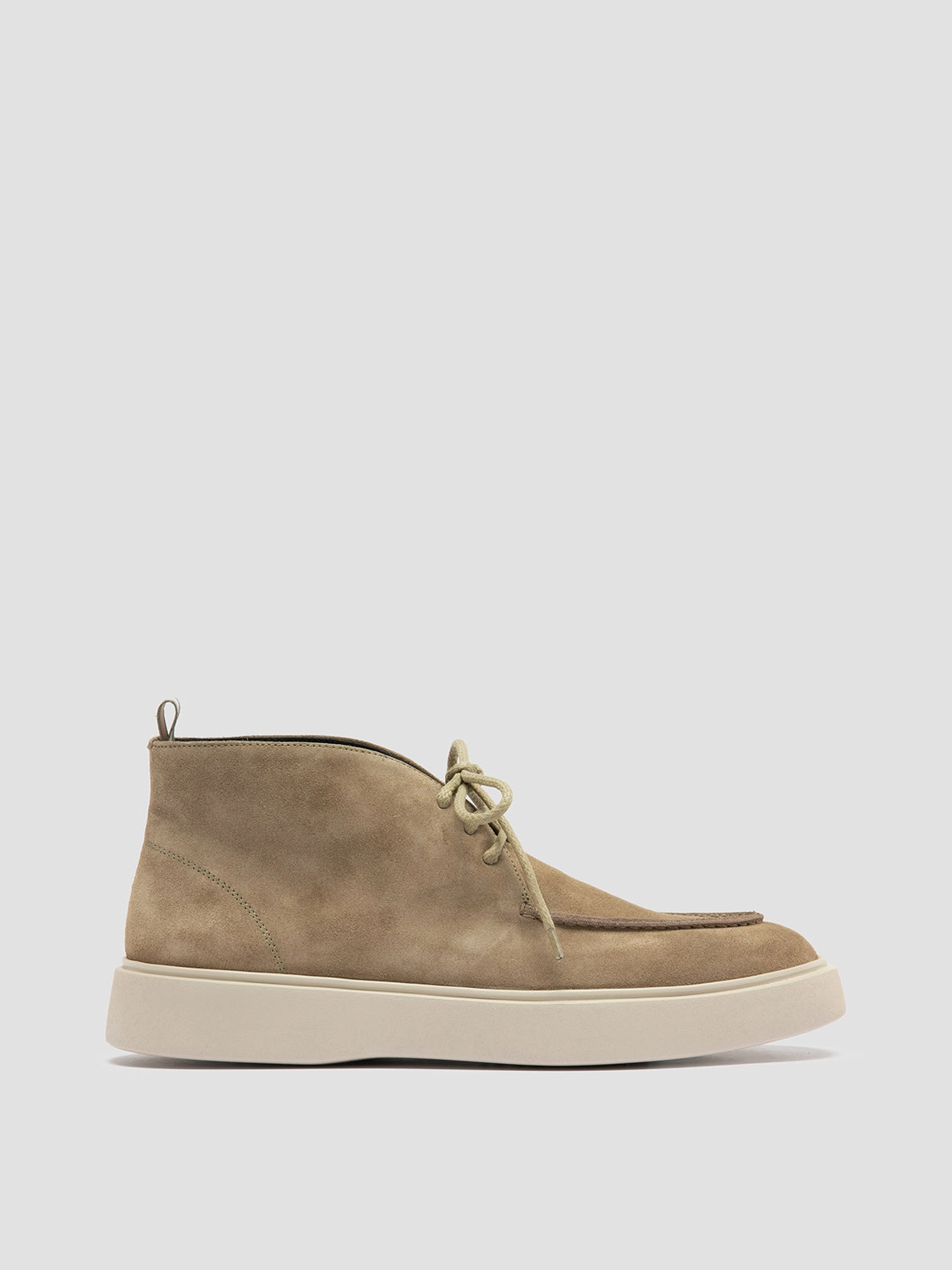 Boots With Cropped Jeans FRAME 002 - Taupe Suede Chukka Boots