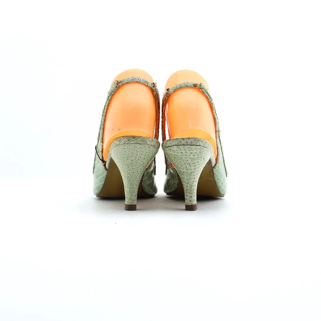 KAREN SCOTT . Hot Legs High Heels