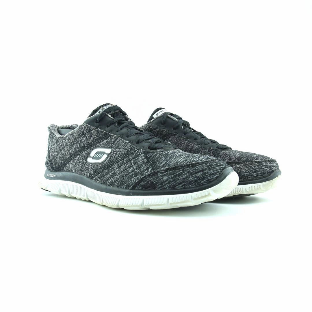 SKECHERS LITE-WEIGHT Carbon-plated Running Shoes