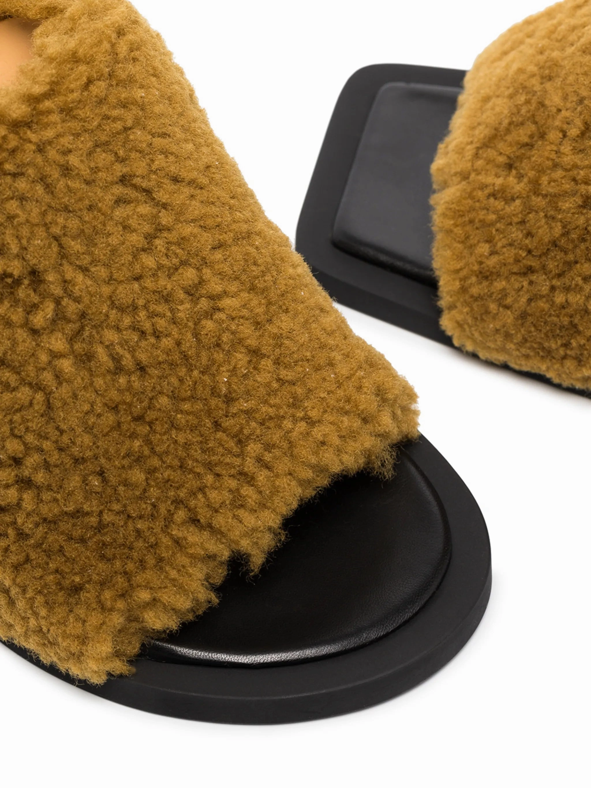 Christian Dior Sandals 75mm shearling asymmetric sandals