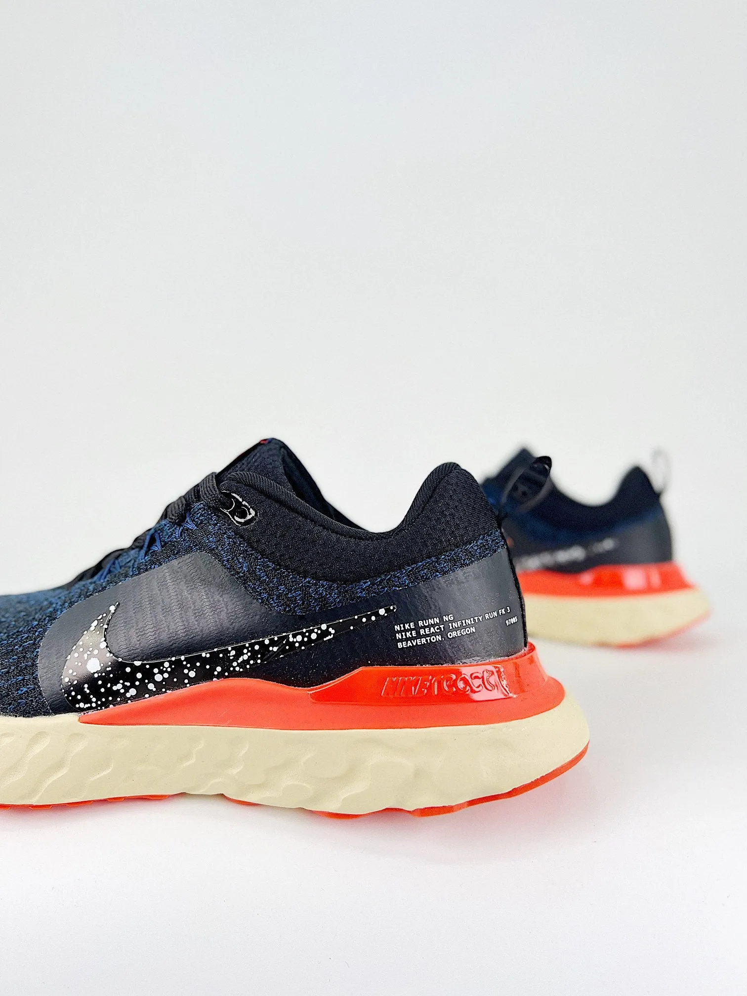 Nike Infnity React 3 Premium Nike Air Monarch Iv Cross-training Shoes