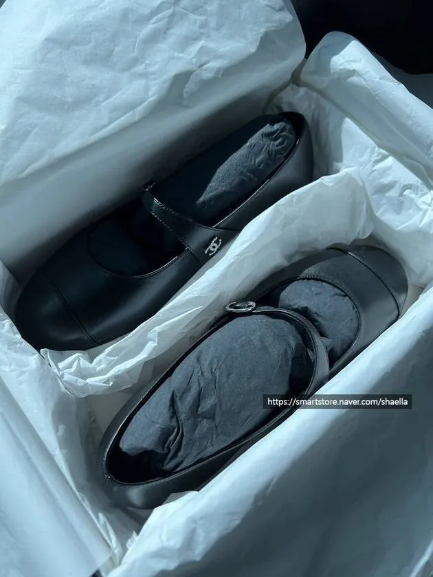 Mary Jane Lambskin Ballerina Flat Black Chanel Flat Pedal Shoe