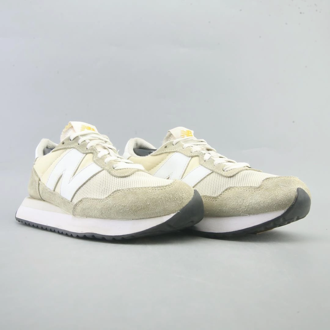 New Balance Shoes 670 NEW BALANCE 237