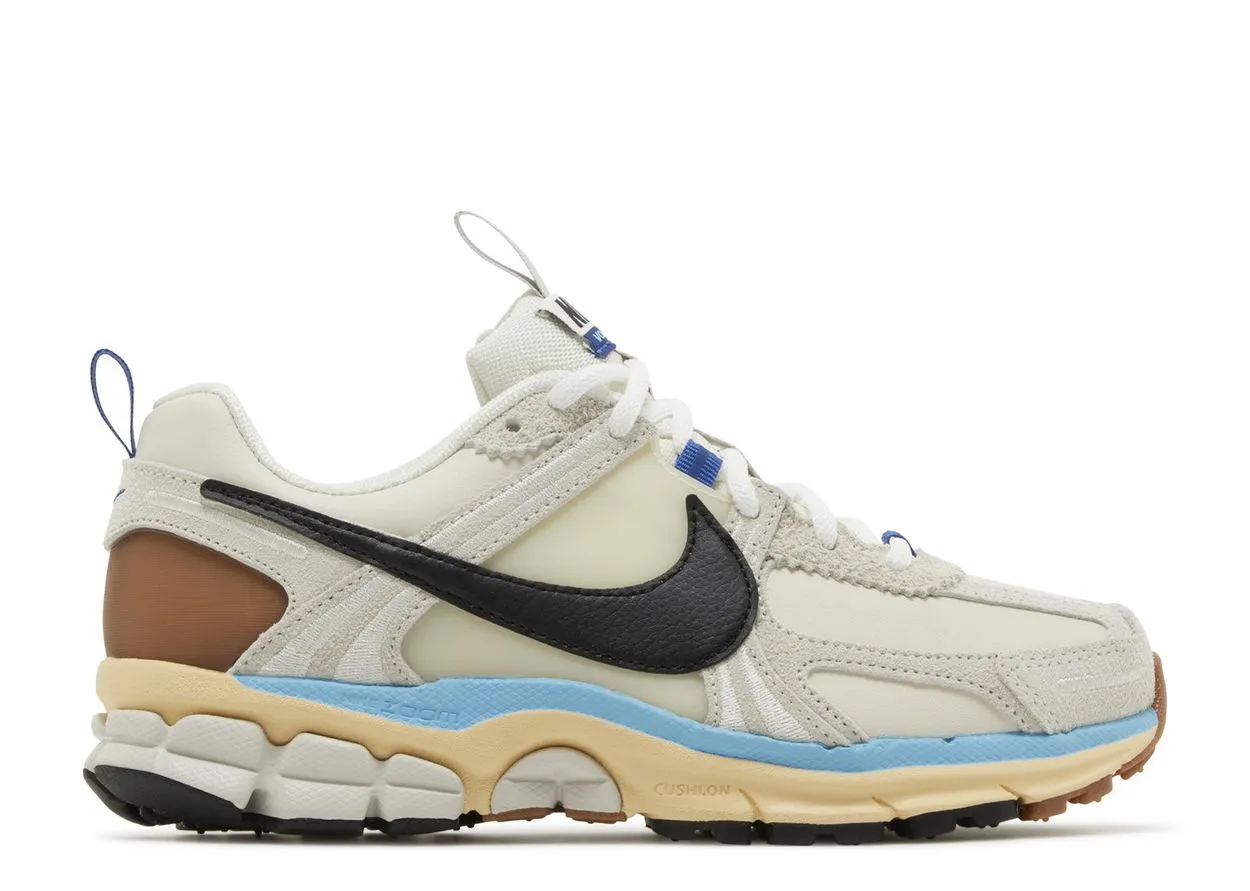 Nike Womens Vomero 5 Designed by Japan Nike Street Football Shoes