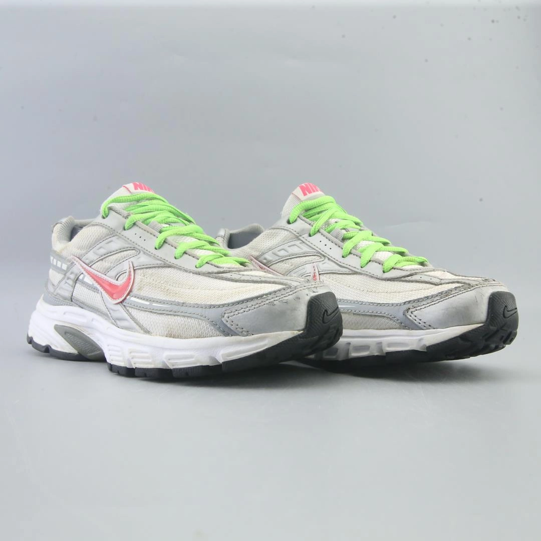 Running Shoes Smell NIKE  INITIATOR