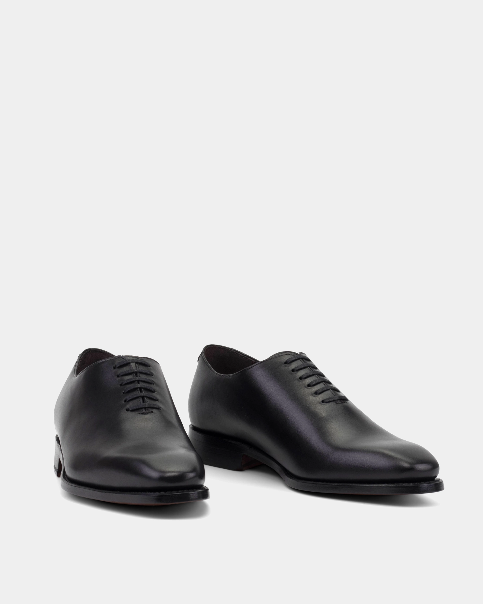 Vincent Black Calf Wholecut in 722 Oxfords Motto