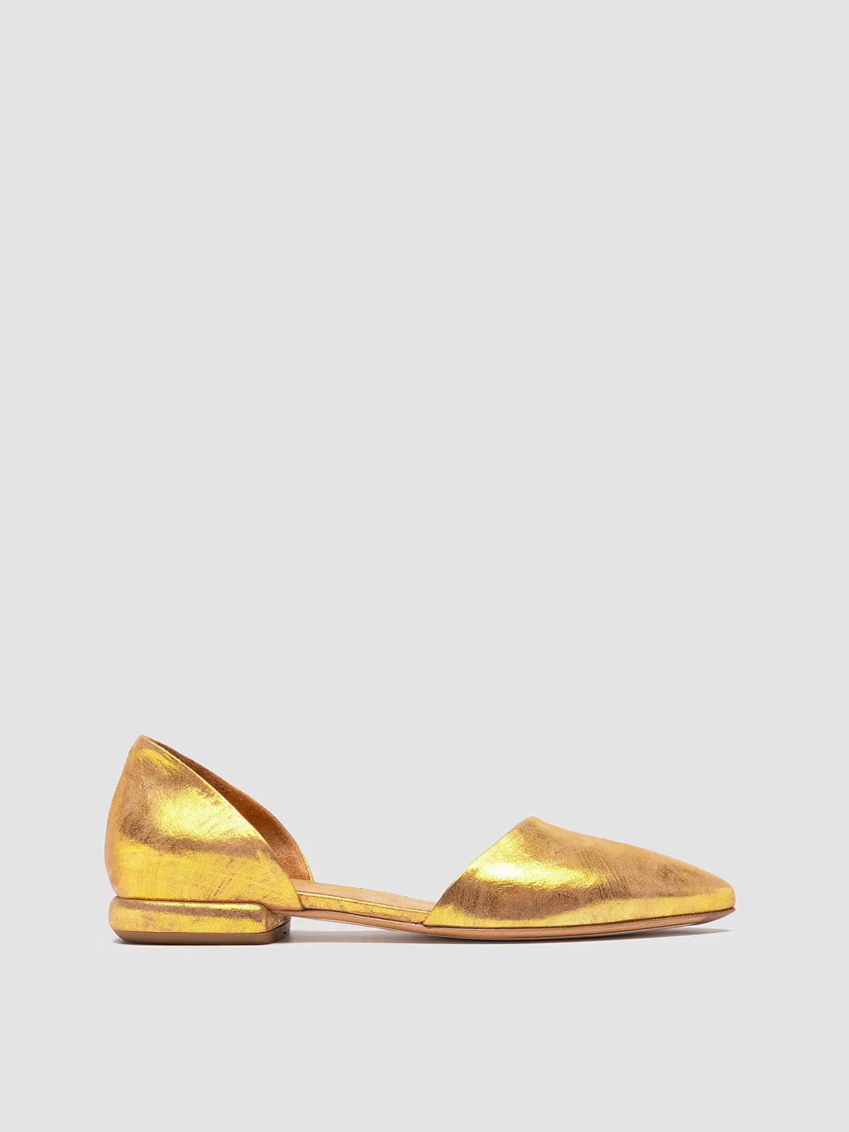 Loafers Vince Camuto SUE 002 - Gold Leather Ballerina Shoes