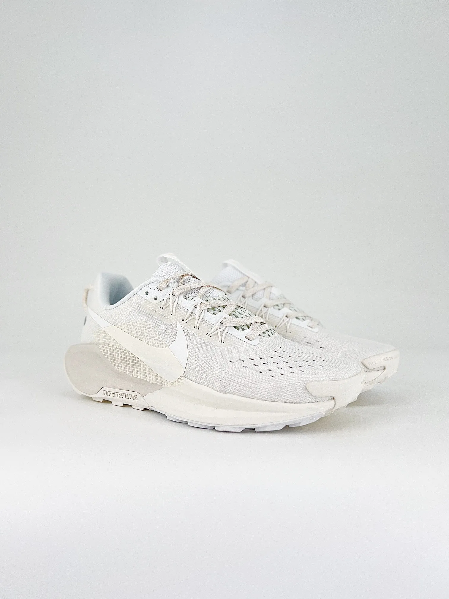 Nike Pegasus Trail 5 Nike Air More Uptempo Basketball Shoes