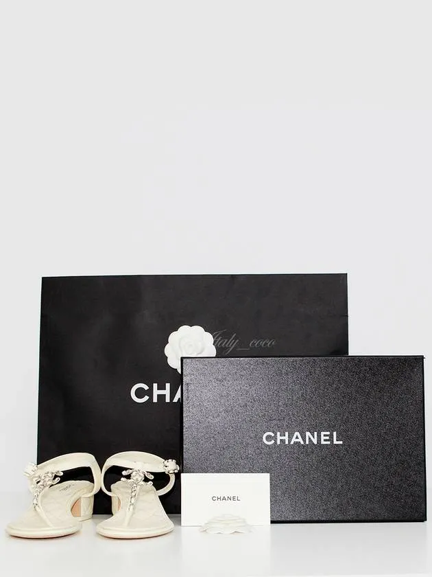 Sandals By Sofft CC Logo Classic Chain Strap Thongs Lambskin Sandals Ivory Chanel
