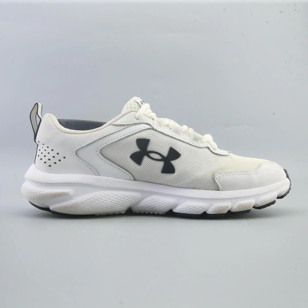 Triumph Running Shoes UNDER ARMOUR CHARGED ASSERT 9