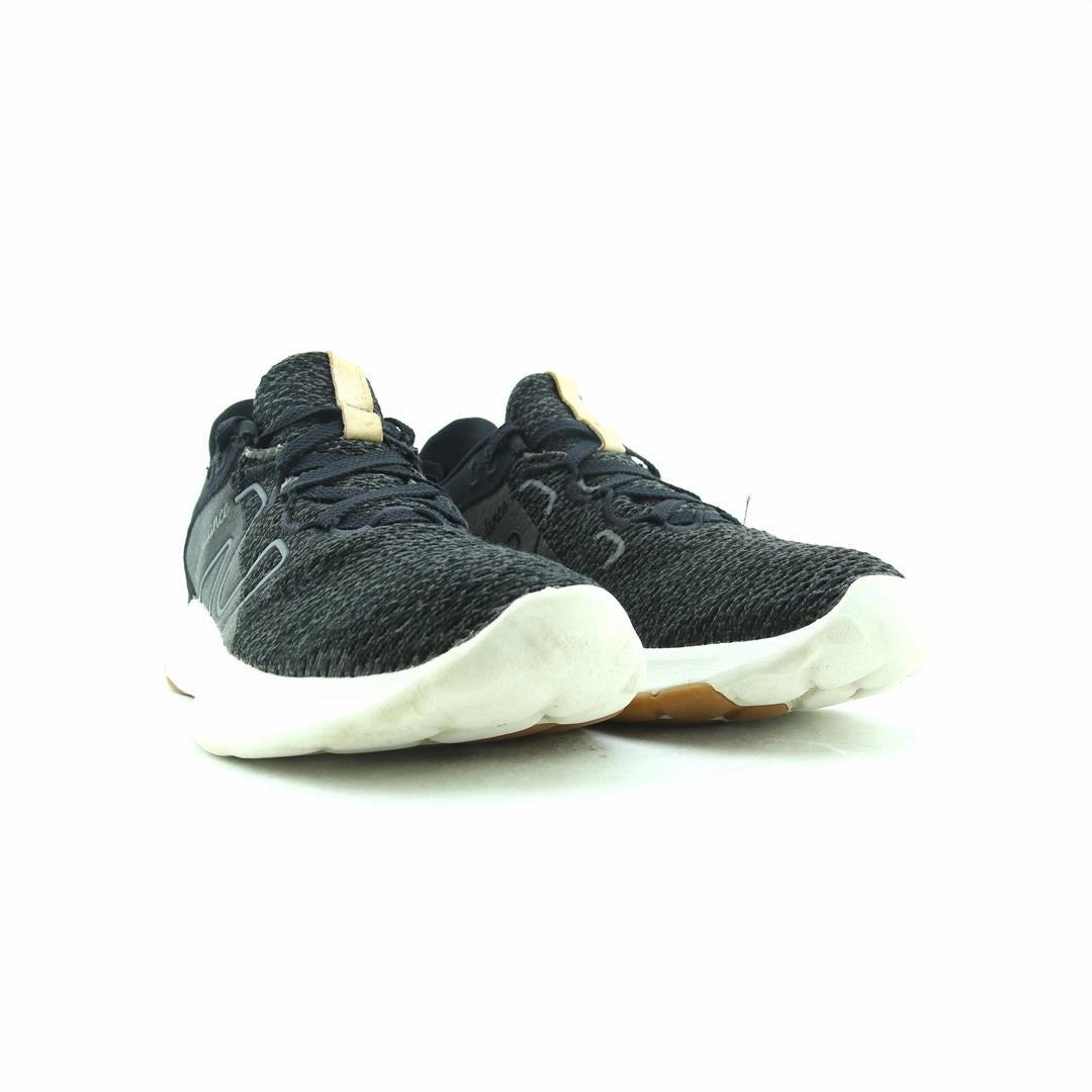 NEW BALANCE  FRESH FOAM ROAV V2 Laceless Running Shoes