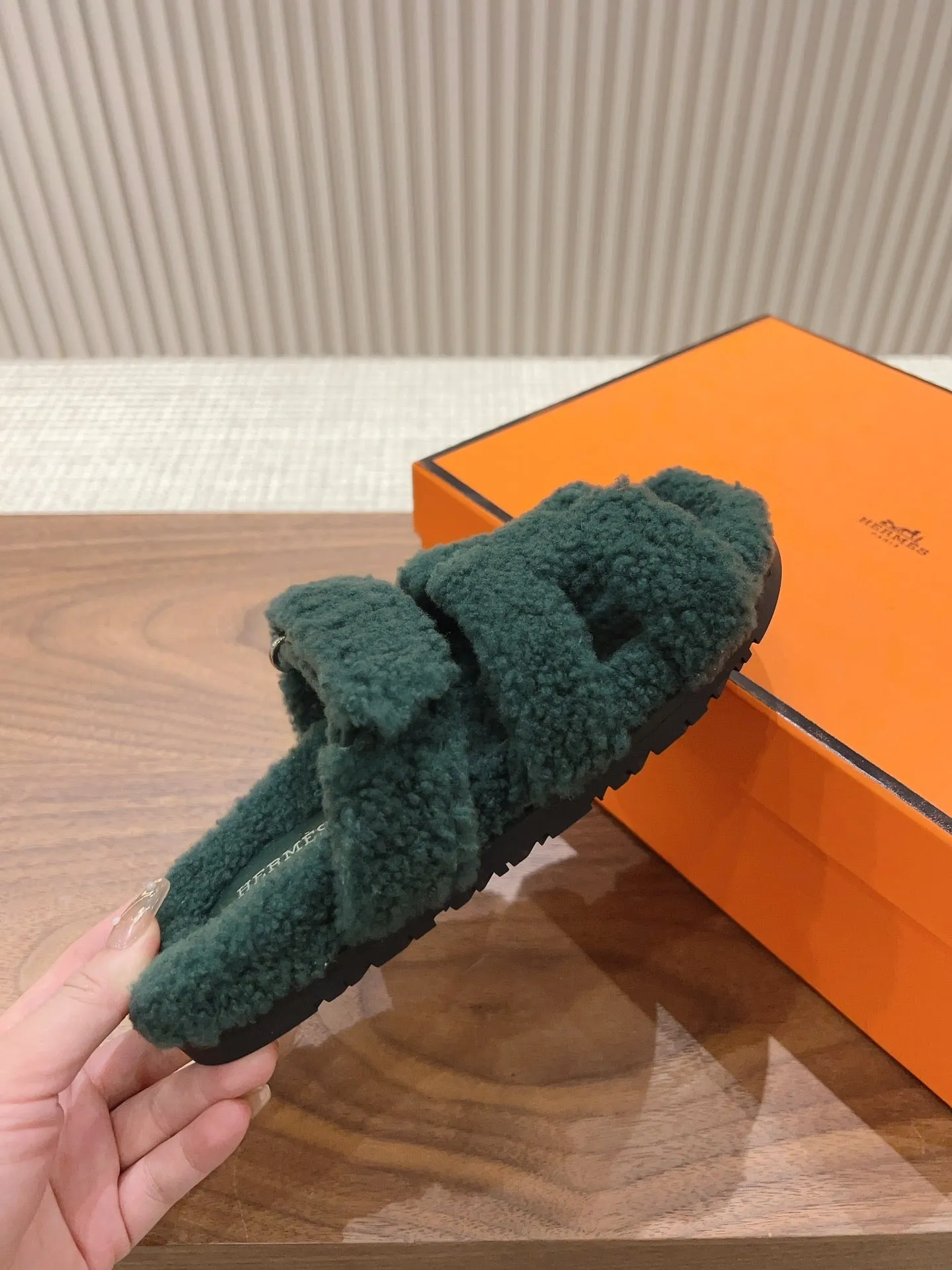 SE1235 H Chypre Sandal / Size5-10 Athletic Slide Sandals