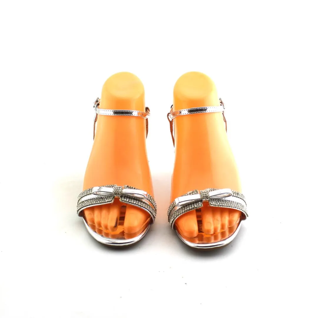 2 LIPS TOO ENDLESS 13 High Heels Feet Slide Forward