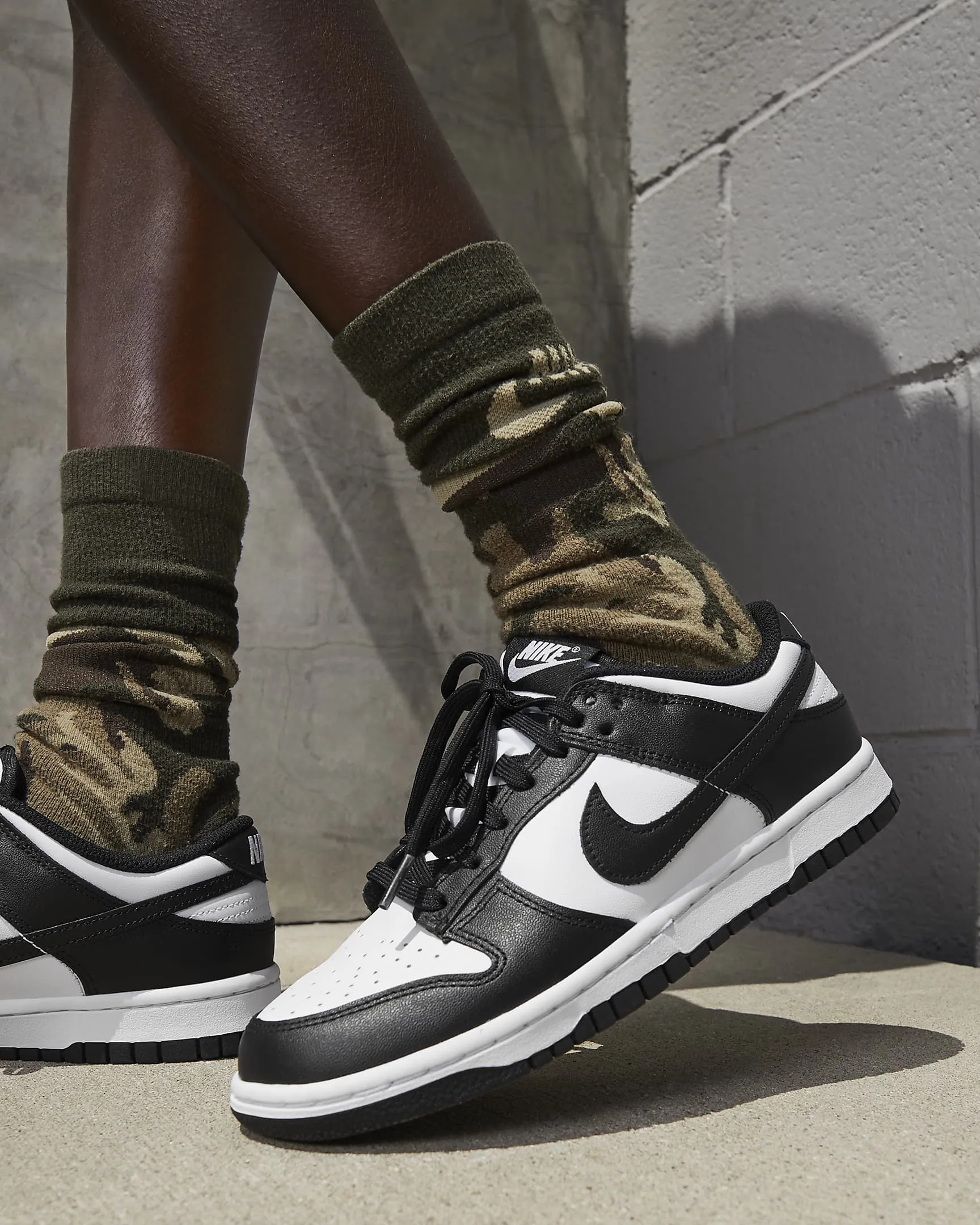 Nike Women's Dunk Low Shoes - White / Black Sacai Nike Shoes