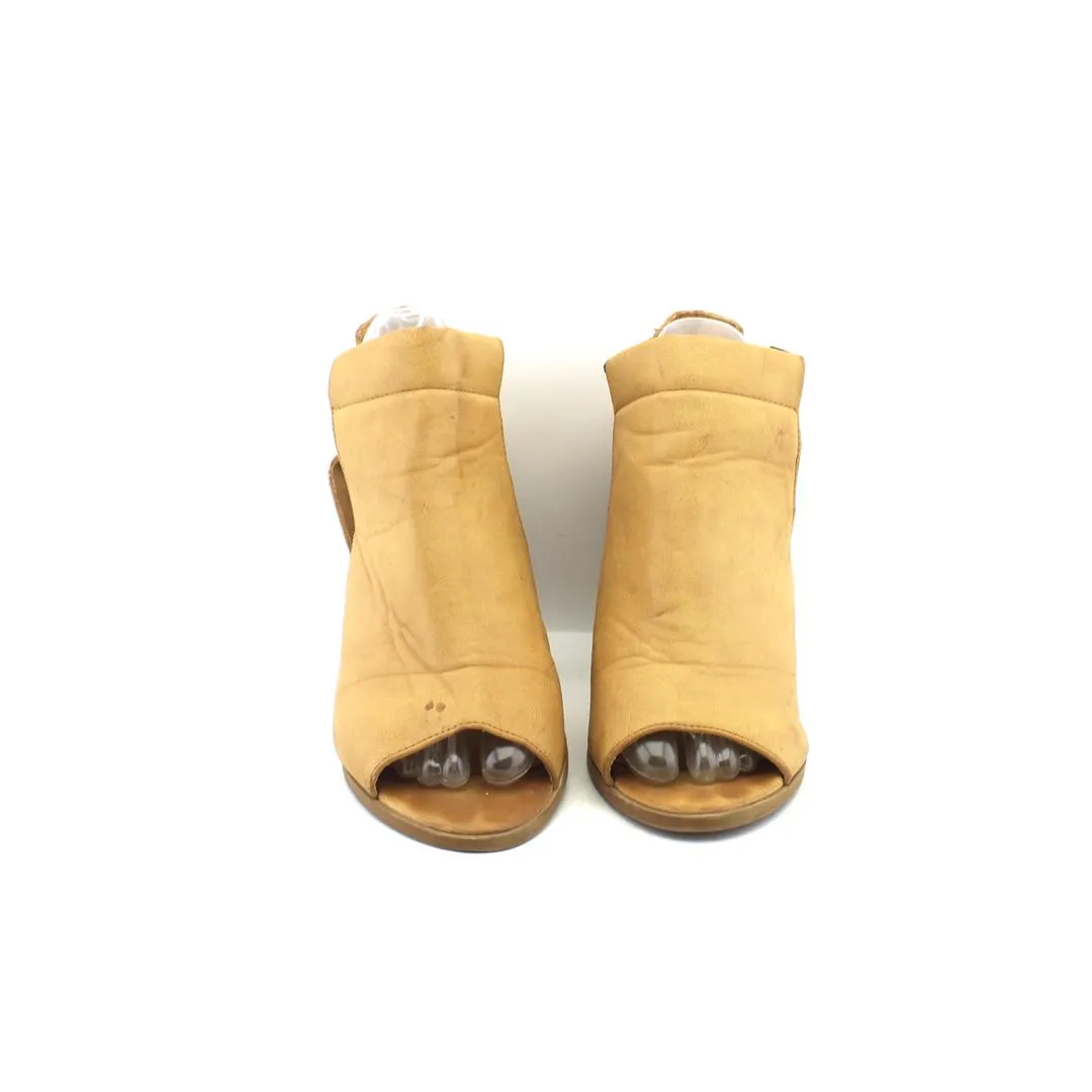 High Heels In The Wilderness SODA  .