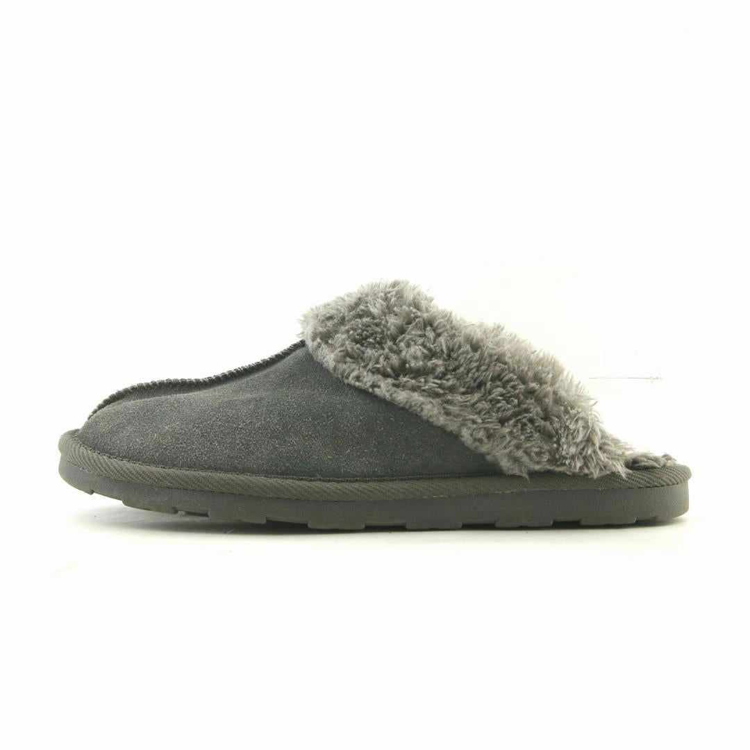 Moccasin Slippers Size 8 STARS ABOVE .