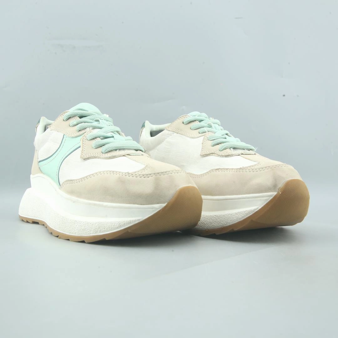 STRADIVARIUS . Running Shoes For Wide Feet