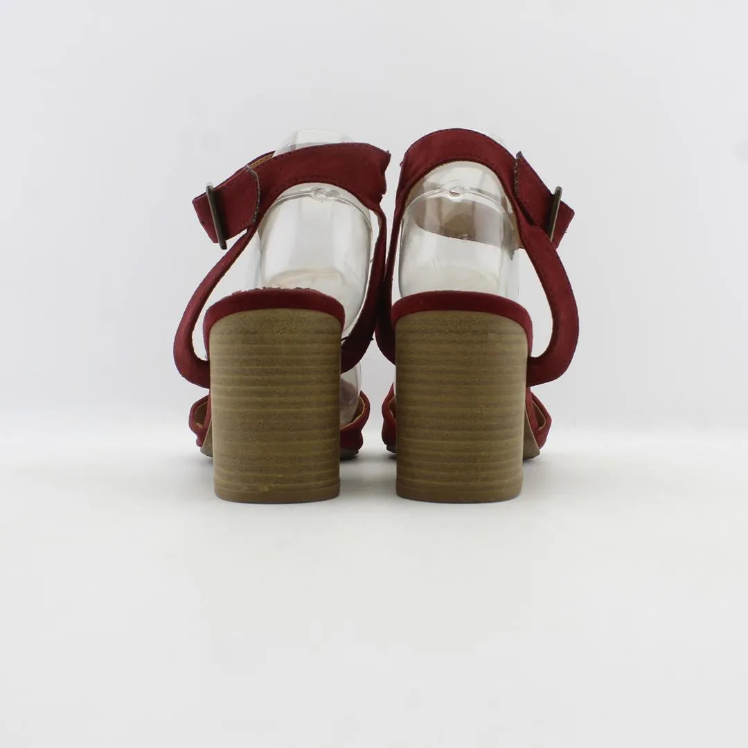 UNIVERSAL THREAD . Lingerie With High Heels