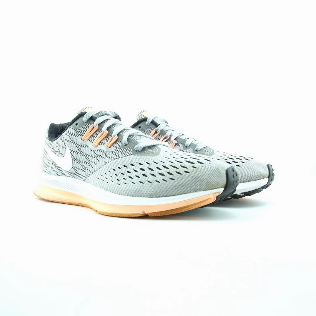 NIKE ZOOM WINFLO 4 Cushion In Running Shoes