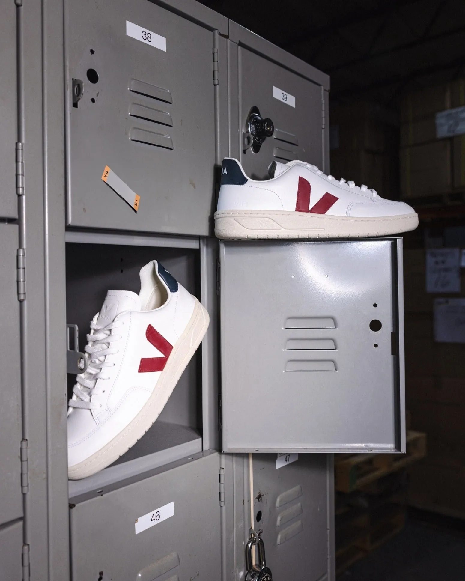 V12 Extra White Marsala Nautico Leather Starry Night Sneakers