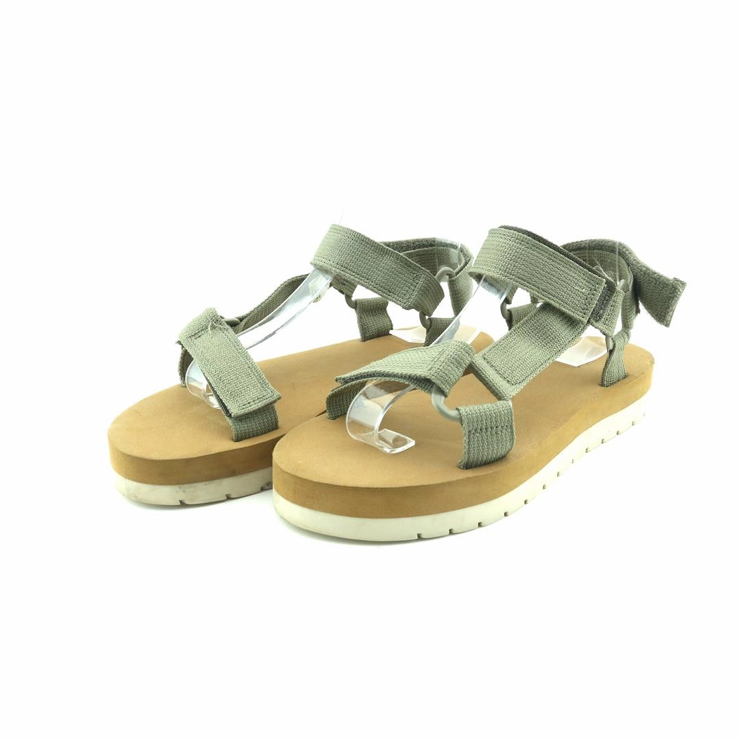 UNIVERSAL THREAD . Comfortable Low Heel Sandals