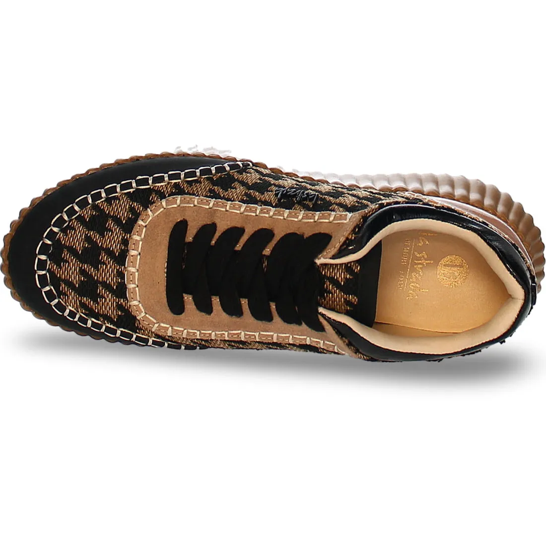 Sneakers Too Whipstitch 1026