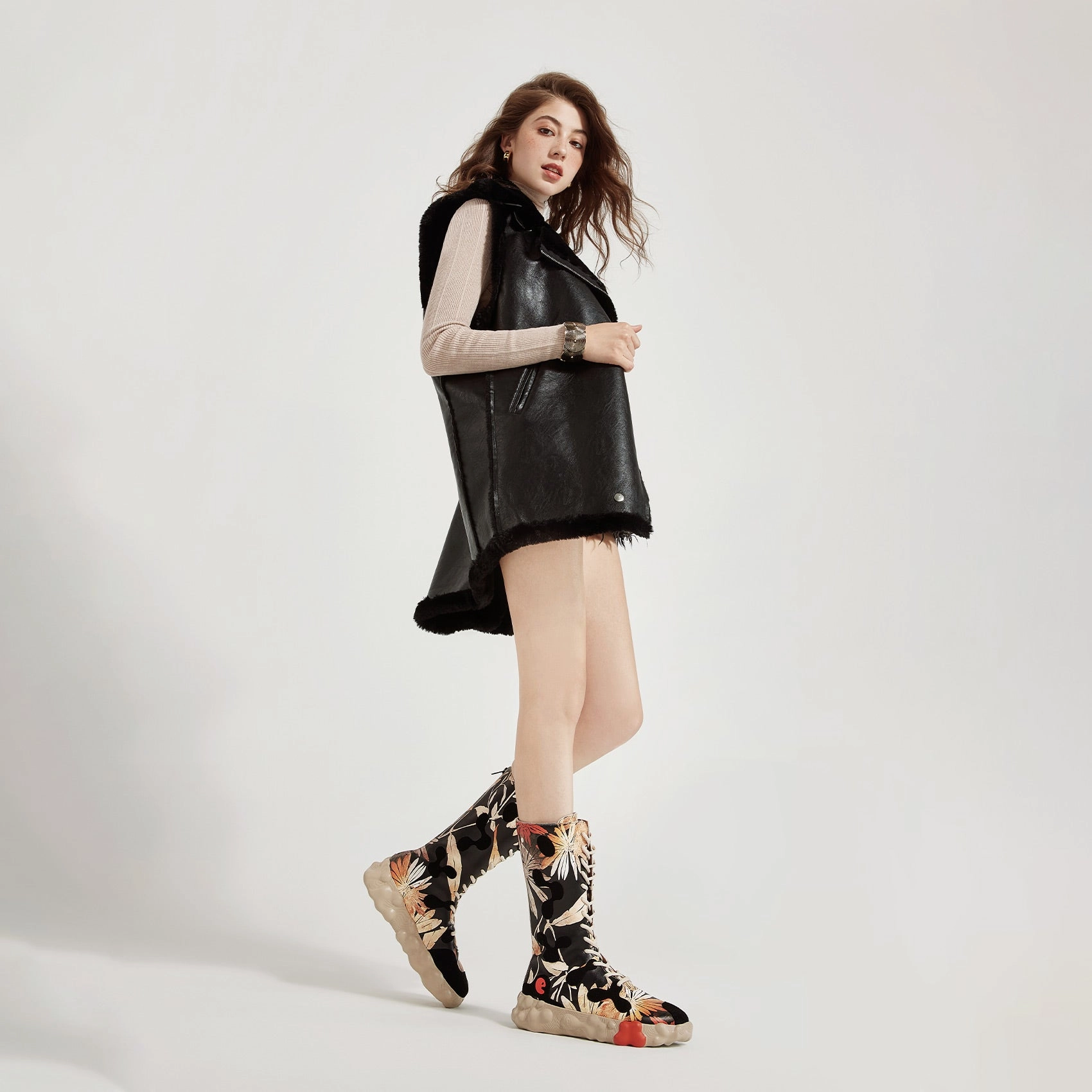 Wild Daisy Figueras VI Women Bear Boots