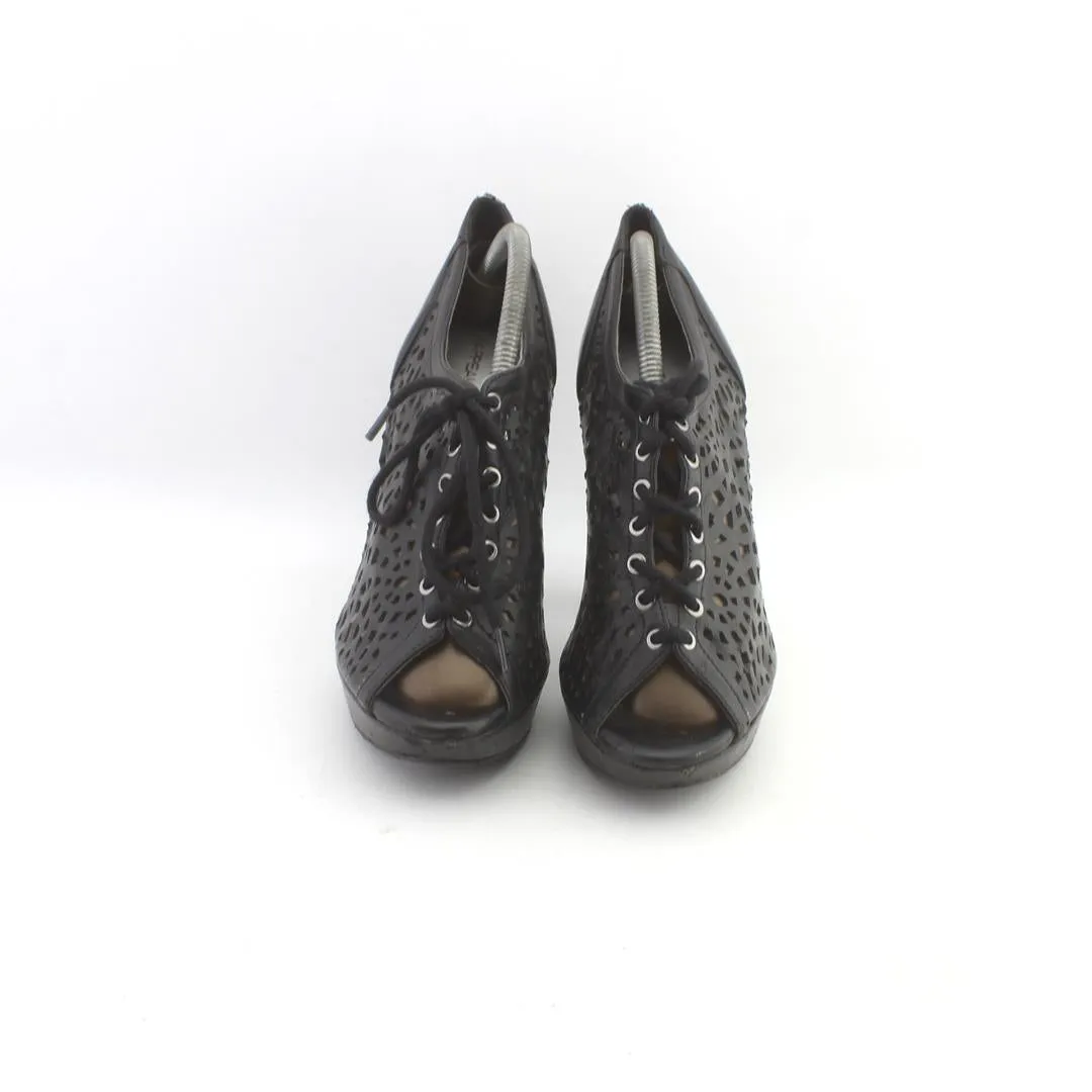 X.APPEAL . High Heel Earrings